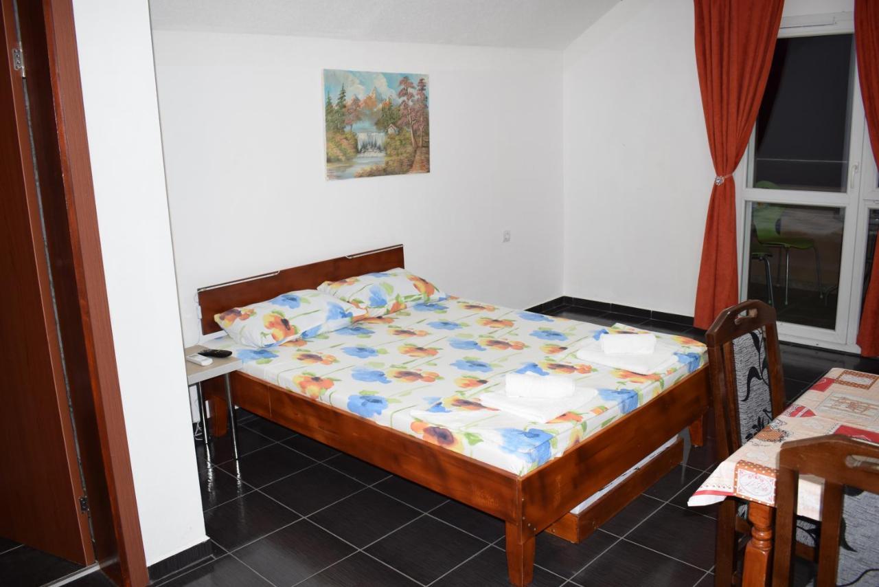 Appartamento Srebrna Nit Veliko Gradište Esterno foto